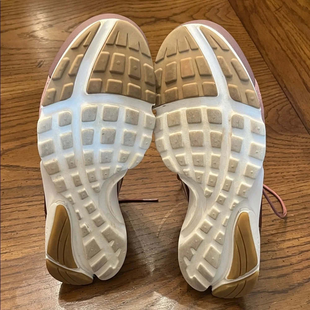 Nike Presto Fly Mauve Sneakers, size‎ 9